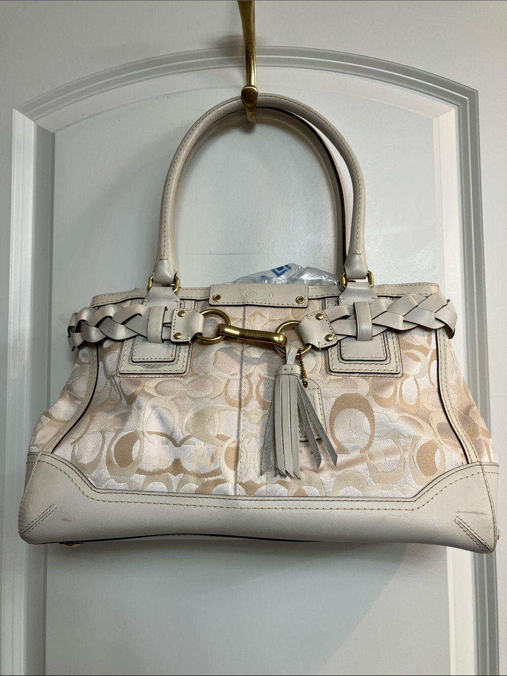 Coach logo cream tan  white L